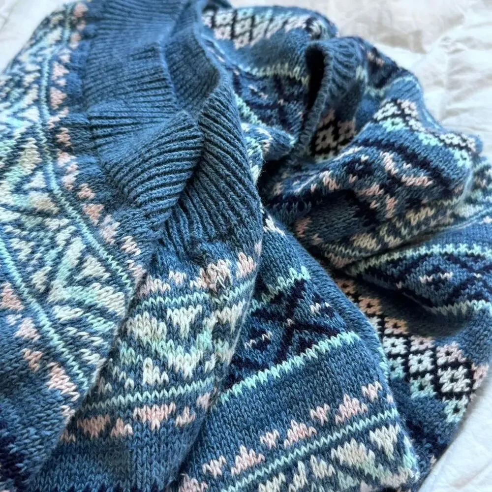 Vintage 90s fair isle blue knit v neck sweater sz PM cozy‎ cottagecore winter